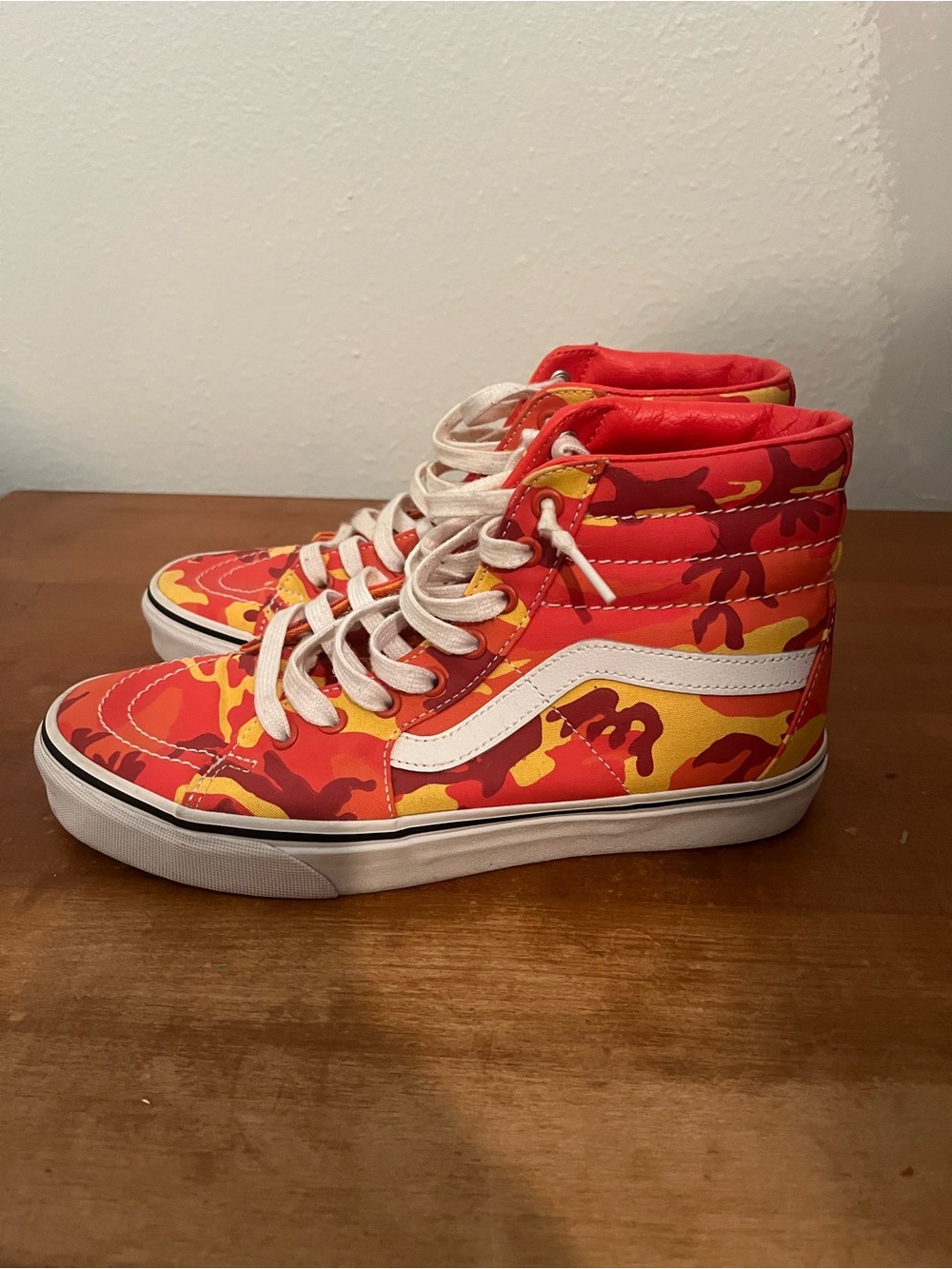 Vans SK8 Orange Camo Hi-Top Unisex Skater Sneakers Women’s 10 Men’s 8.5